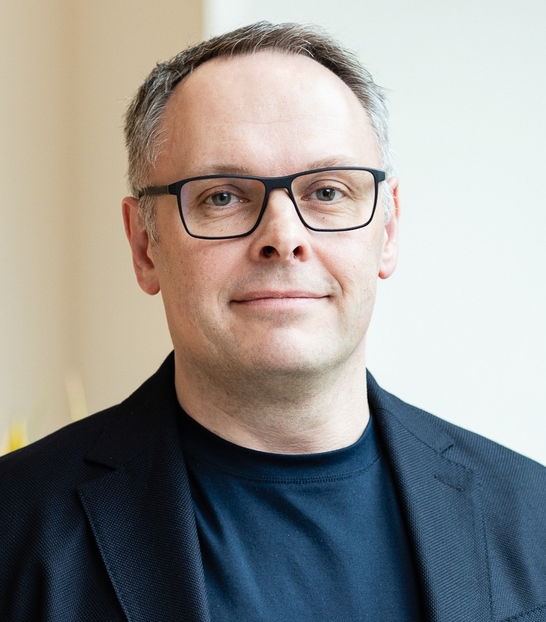 Dr Thorsten Müller.png